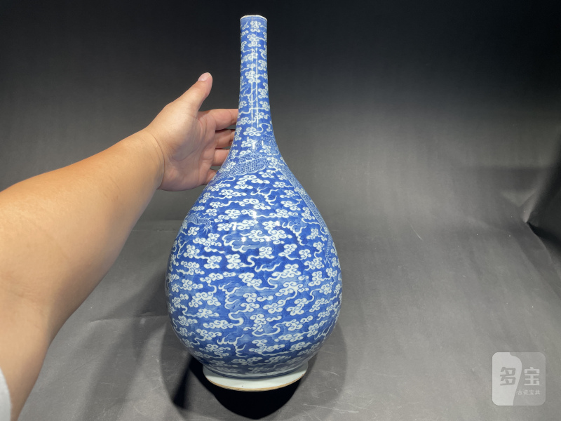 清道光 青花云龙纹胆瓶 - 图4